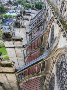 Arc-boutant  Auxerre cathédrale