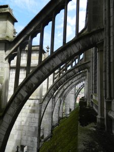 Arc-boutant cathédrale Auxerre