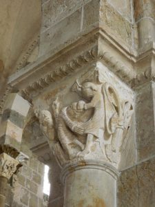 Vezelay colonne engagée