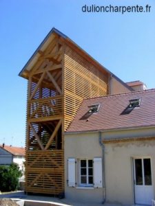 charpente-bois-cage-d-escalier