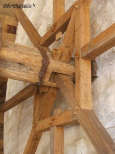 detail-pressoir-chablis-monument-historique-bourgogne-franche-comte